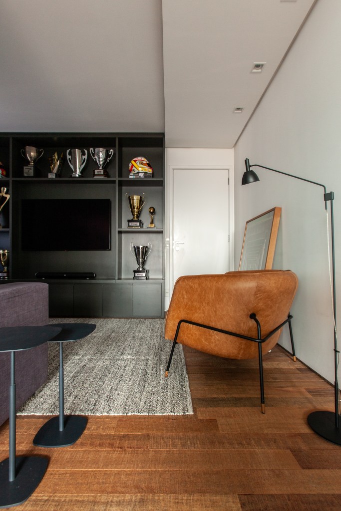 Apartamento contemporaneo Sala de televisão em apartamento contemporâneo