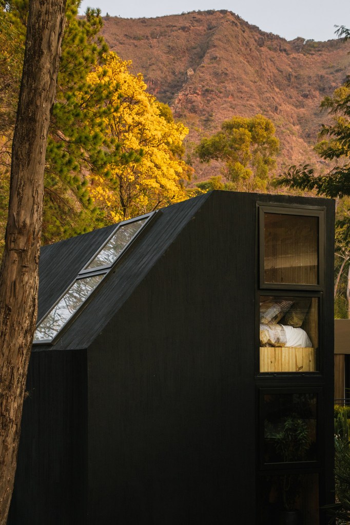 lucas-pereira-belizario-barbara-fonseca-souza-liga-arquitetura-casacor-minas-gerais-2021-luiza-ananias Cabana Soluções Usiminas Lucas Pereira Belizario Barbara Fonseca de Souza Liga Arquitetura CASACOR Minas Gerais 2021 modular pinus arquitetura