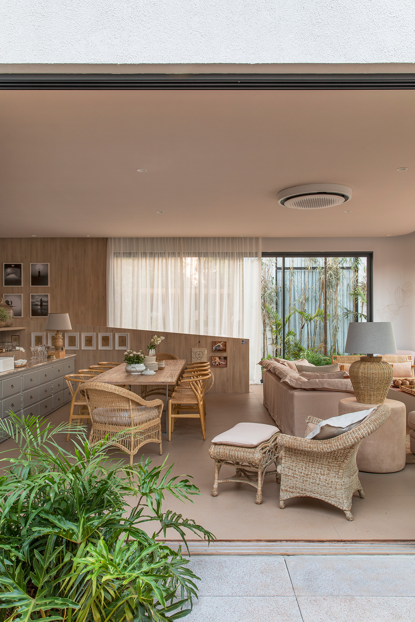 Frezza & Figueiredo Arquitetura e Interiores - Casa Elos,, projeto da CASACOR Ribeir&atilde;o Preto 2021.