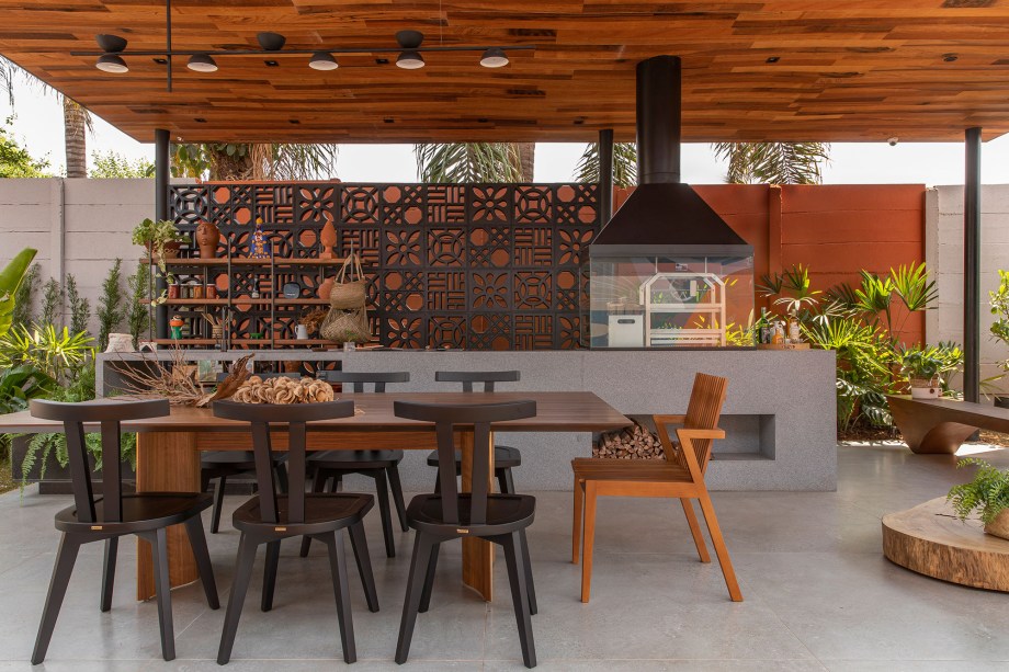 Varanda Mineira Contemporânea, por Priscila Mortare. CASACOR Ribeirão Preto 2021.