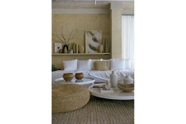 Na CASACOR Santa Catarina | Florianópolis 2019, Juliana Pippi utilizou Amarelo e Decora Matte na cor Branco Memória (Coral) para seu Loft Pra Perto do Mar. Na CASACOR Santa Catarina | Florianópolis 2019, Juliana Pippi utilizou Amarelo e Decora Matte na cor Branco Memória (Coral) para seu Loft Pra Perto do Mar.