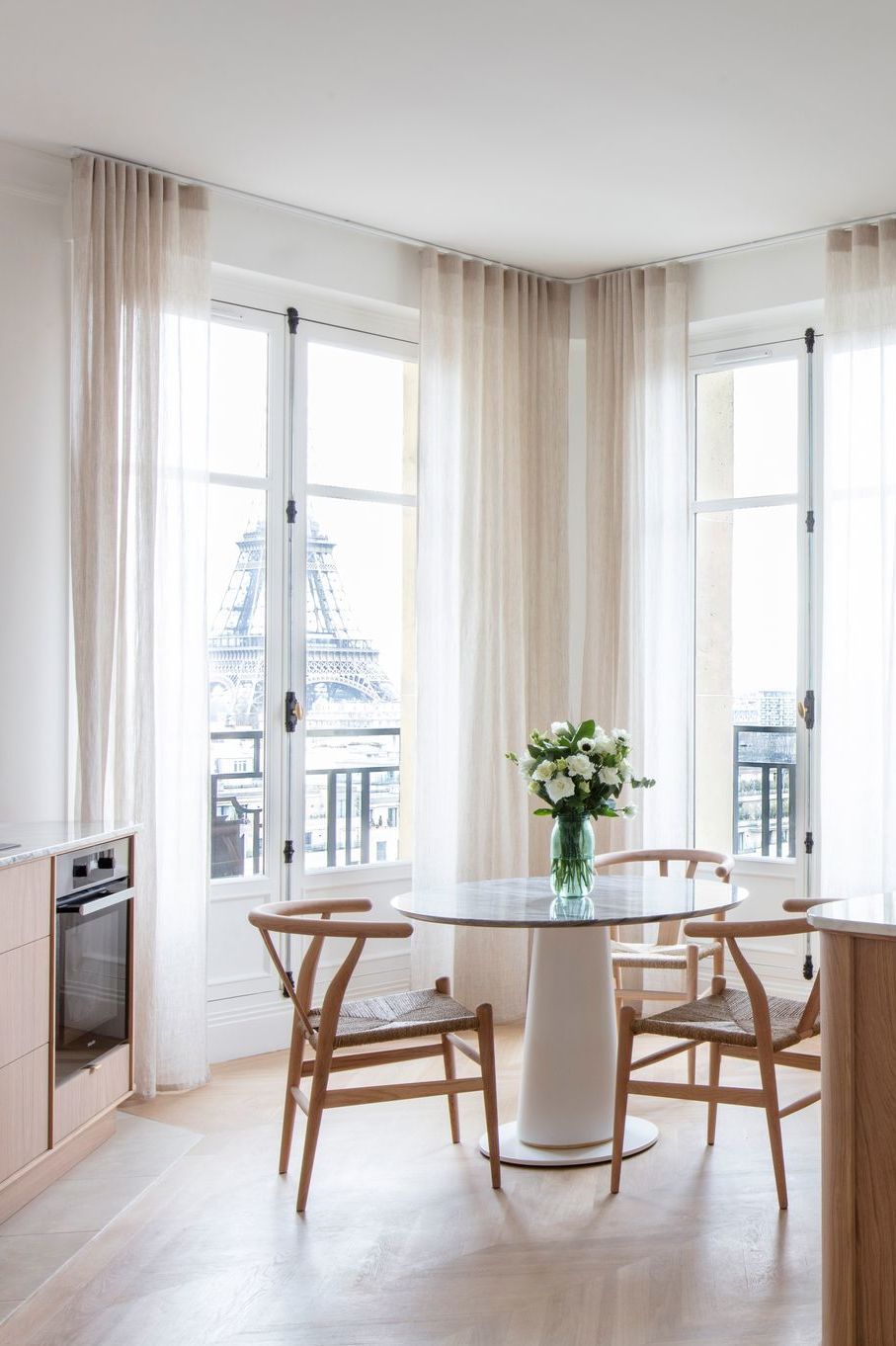emily-in-paris-decoracao2