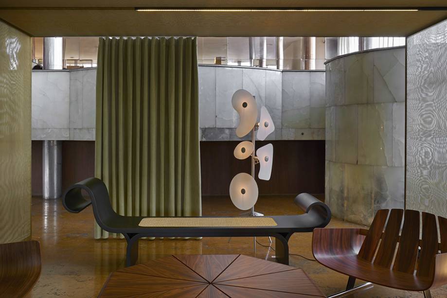 exposicao-ser-moderno-02-map-credito-jomar-braganca Banco Marquesa de Oscar Niemeyer e Ana Maria Niemeyer para a CASACOR Minas Gerais 2016. Quem assina o projeto é Pedro Lázaro