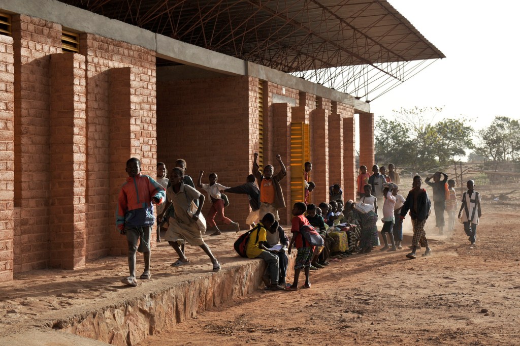 Escola Primária em Gando