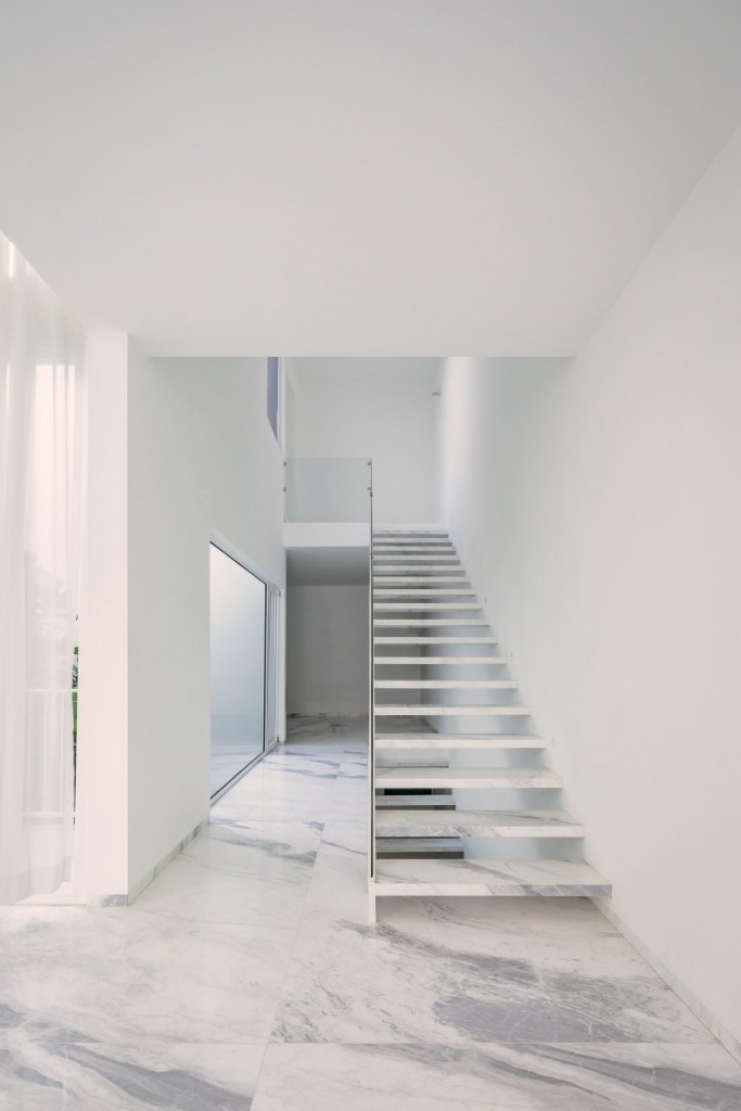 la-piedad-cotaparedes-arquitectos-mexico-architecture_dezeen_2364_col_13-1704×2556 Casa no México Minimalista e Moderna