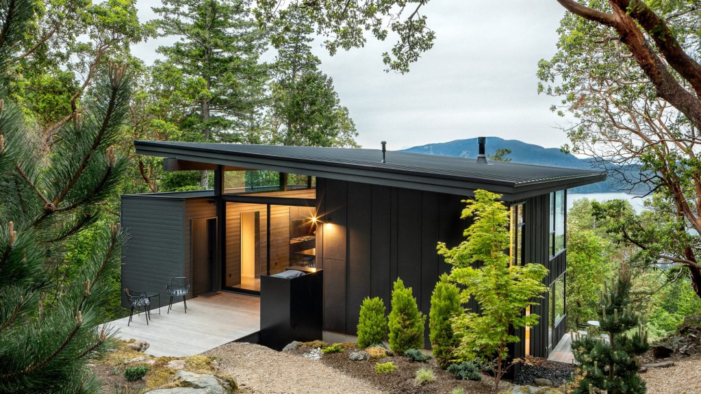 heliotrope-the-buck-mountain-cabin-washington-us-residential-architecture-hero-1704×959 Cabana charmosa e industrial no meio da floresta em Washington