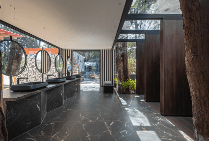 Cioli Stancioli Arquitetura e Design Banheiro Público CASACOR Minas Gerais 2022 espelho bancada