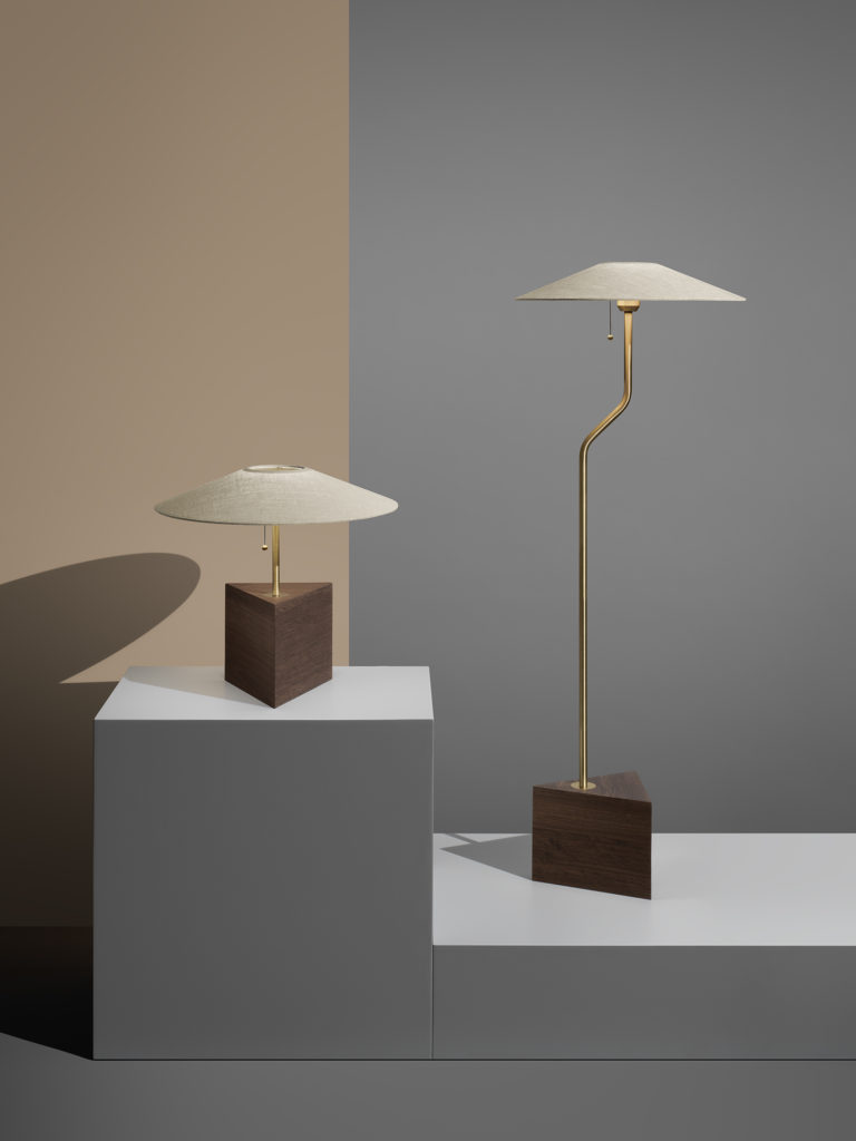 A marca de iluminação sueca Atelje lyktan reintroduz alguns clássicos cuidadosamente selecionados dos anos oitenta por Lars Bessfelt. A marca de iluminação sueca Atelje lyktan reintroduz alguns clássicos cuidadosamente selecionados dos anos oitenta por Lars Bessfelt.