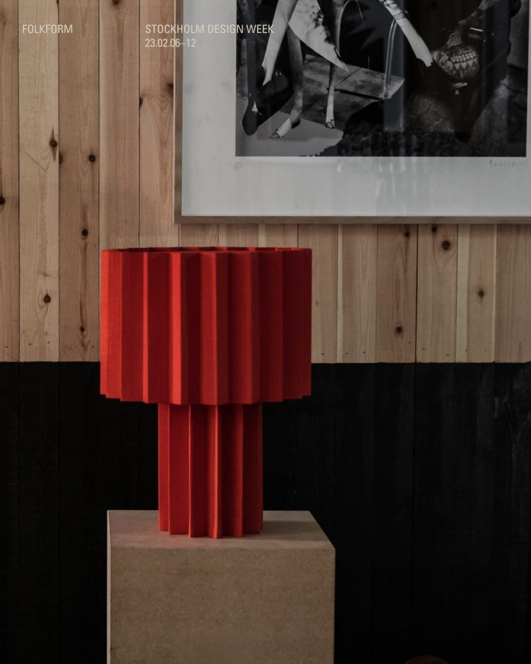 O estúdio de design sueco Folkform interpreta a herança da marca Svenskt Tenn e apresenta uma série de novas iluminações. O estúdio de design sueco Folkform interpreta a herança da marca Svenskt Tenn e apresenta uma série de novas iluminações.