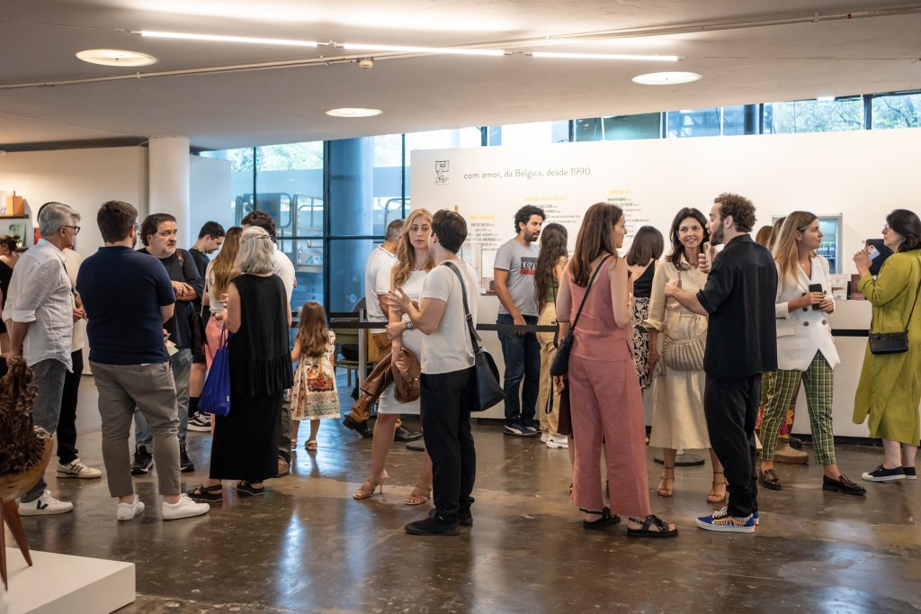 Elenco e equipe CASACOR São Paulo 2023 visitam a SP-Arte no Pavilhão da Bienal