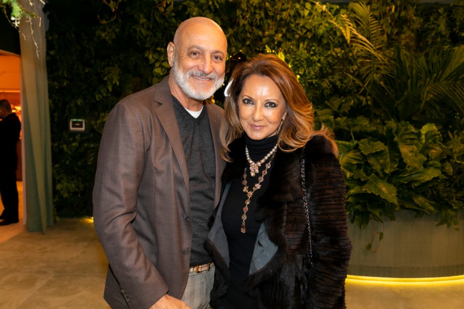 Mario Celso Bernardes e Evelyn Ido.