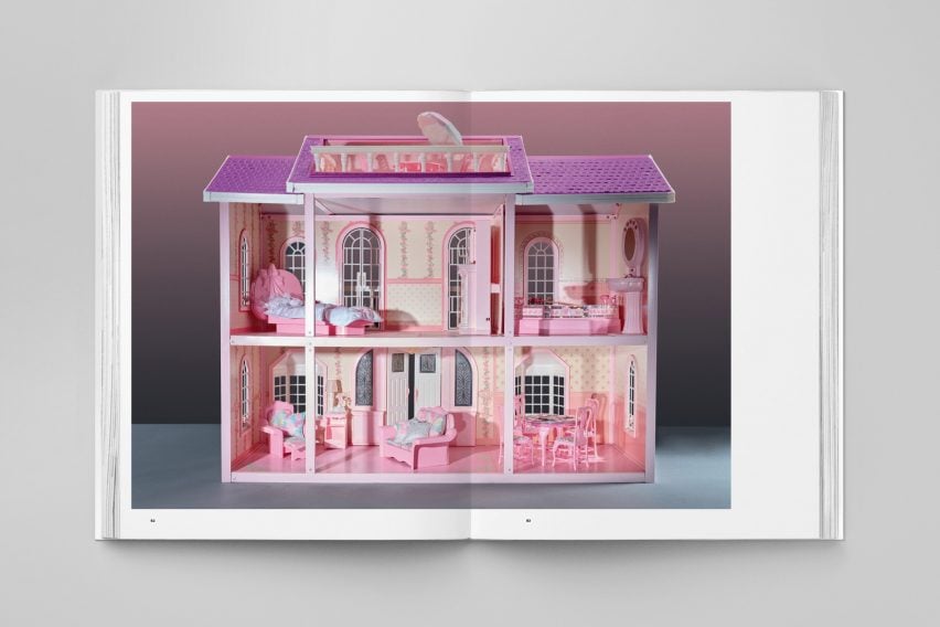 barbie-dreamhouse-book-pin-up-mattel_dezeen_2364_col_9-852×568 1990 – A Mansão Mágica da Barbie