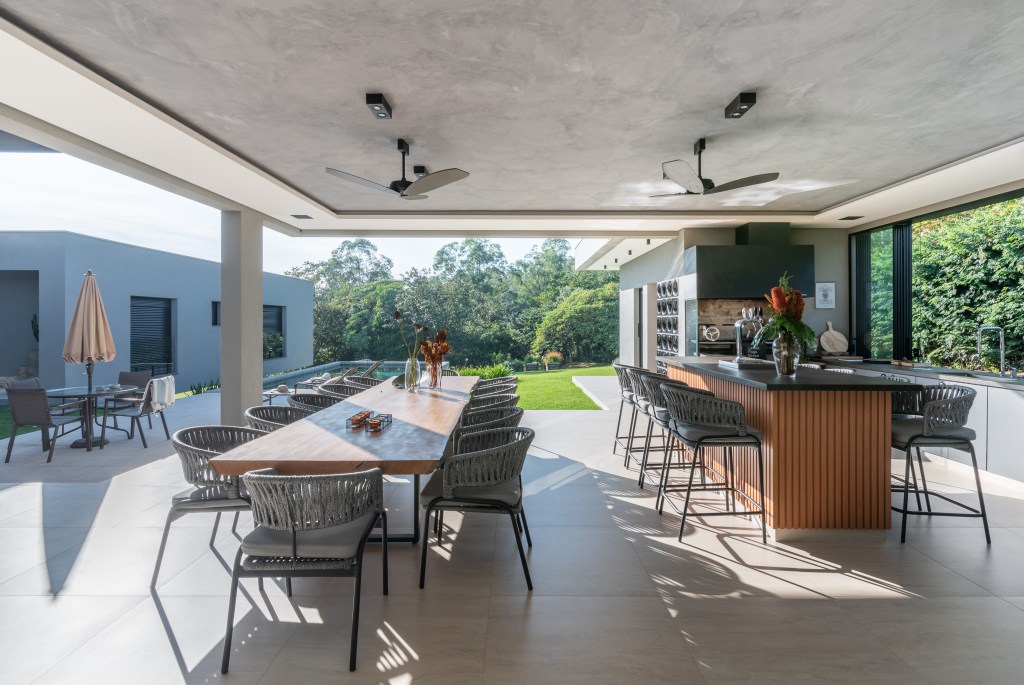high_Terras_C2ha_AnaHelenaLima-50 Jogo de luz e sombra na fachada principal é destaque em projeto assinado pelo Atelier C2HA, em Itu, interior de São Paulo