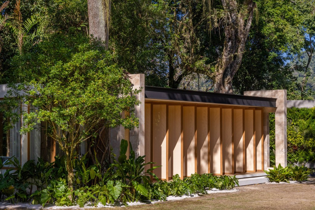 up3-arquitetura-casa-senses-casacor-rio-de-janeiro-2023-credito-andre-nazareth (1) UP3 Arquitetura - Cadé Marino, Michelle Wilkinson e Thiago Morsch - Casa Senses. Projeto da CASACOR Rio de Janeiro 2023.