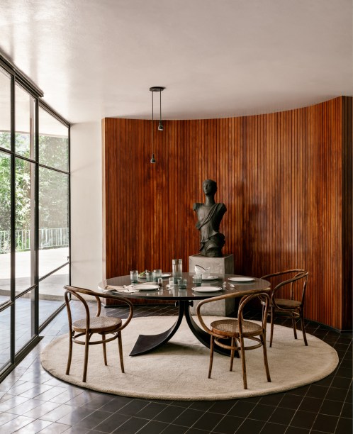 Editorial da nova coleção de Vincent Van Duysen produzido na Casa Canoas, no Rio de Janeiro.