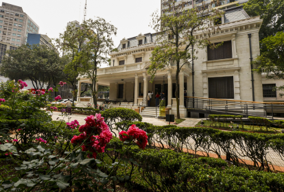 Casa das Rosas reabre após reforma /
