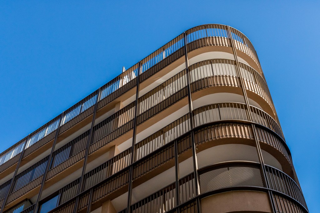 Edifício no Rio de Janeiro explora a essência tupi e a flora do cerrado. Projeto Cité Arquitetura.