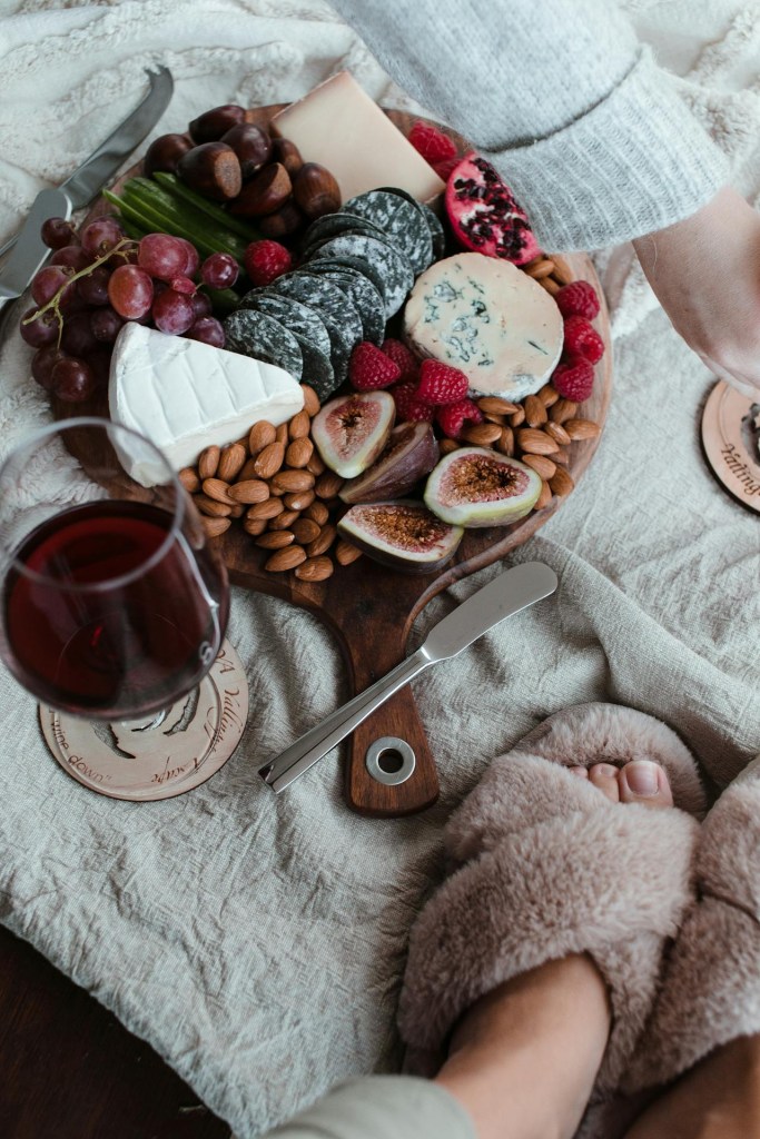 casa-outono-queijos-vinhos Uma noite de queijos e vinhos é uma ótima pedida para o outono!