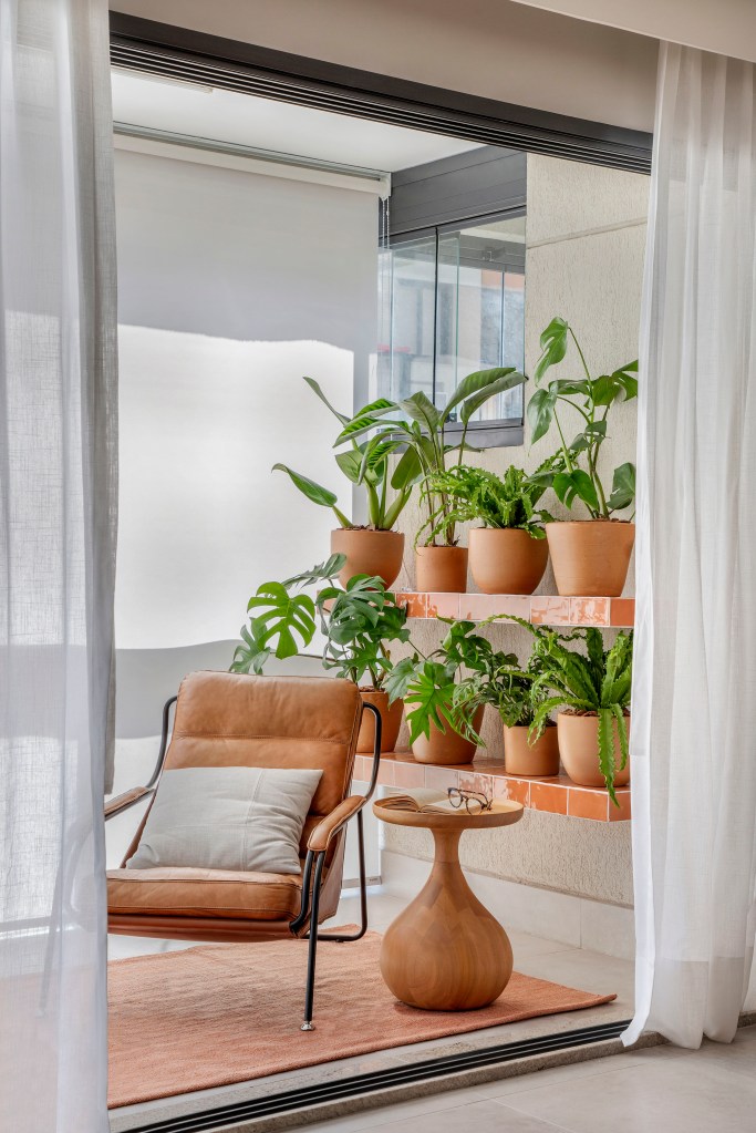casa-outono-varanda Varanda assinada pelo arquiteto Fabiano Ravaglia