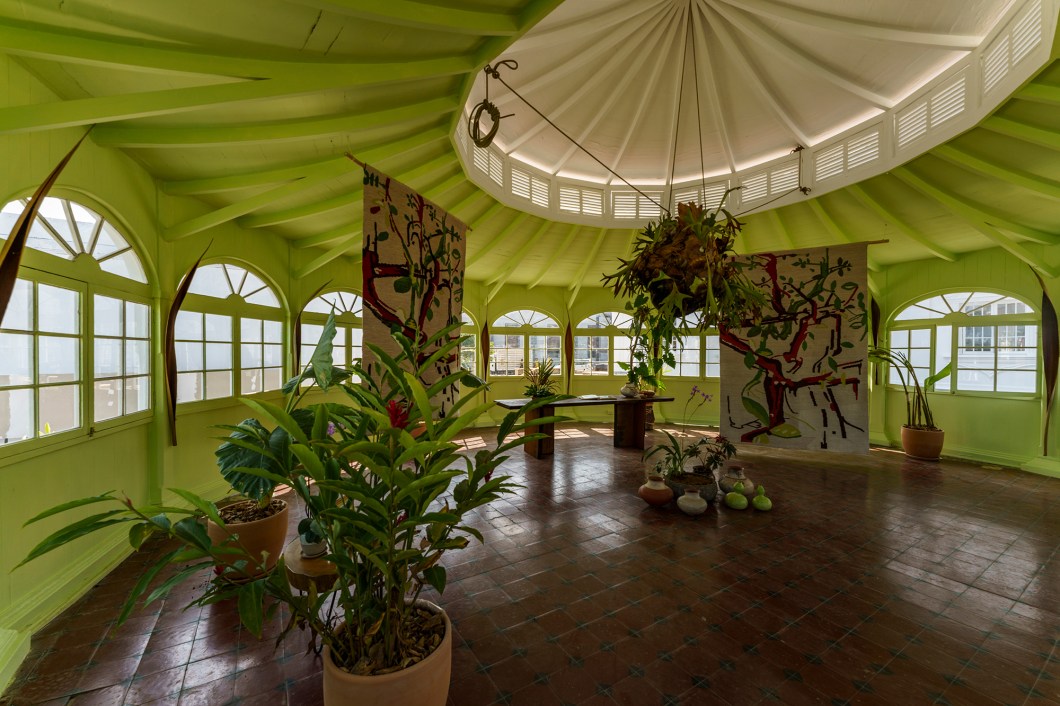 <b>Enrique Pío Haaker, Tamir Bazaz, Yankale Hochman - La Hoja de Yanashpa.</b> Inspirado no Mundo Yanashpa, criado por Yankale Hochman e Tamir Bazaz, o espaço do naturalista é desenhado em conjunto com Enrique Pio Haaker, um reflexo vivo da ligação entre o homem e o seu meio ambiente. Enquadrada na conservação e no respeito ambiental, propõe a convivência harmoniosa e a construção contínua do patrimônio. <b>Enrique Pío Haaker, Tamir Bazaz, Yankale Hochman - La Hoja de Yanashpa.</b> Inspirado no Mundo Yanashpa, criado por Yankale Hochman e Tamir Bazaz, o espaço do naturalista é desenhado em conjunto com Enrique Pio Haaker, um reflexo vivo da ligação entre o homem e o seu meio ambiente. Enquadrada na conservação e no respeito ambiental, propõe a convivência harmoniosa e a construção contínua do patrimônio.