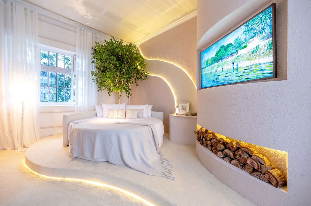 <b>Micaela Puertas - Almas Conectadas.</b> Almas Conectadas é um espaço que marca o início da nova etapa de vida de um casal. Combinando a tecnologia com a transição emocional para uma casa partilhada, este santuário contrapõe a evolução conjunta e a individualidade, oferecendo conforto, segurança e entretenimento por meio de soluções inteligentes. Mais do que uma casa, é um testemunho de convivência e um catalisador de sonhos. <b>Micaela Puertas - Almas Conectadas.</b> Almas Conectadas é um espaço que marca o início da nova etapa de vida de um casal. Combinando a tecnologia com a transição emocional para uma casa partilhada, este santuário contrapõe a evolução conjunta e a individualidade, oferecendo conforto, segurança e entretenimento por meio de soluções inteligentes. Mais do que uma casa, é um testemunho de convivência e um catalisador de sonhos.